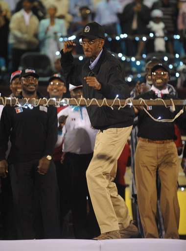 現職カガメ氏の再選確実、ルワンダ大統領選