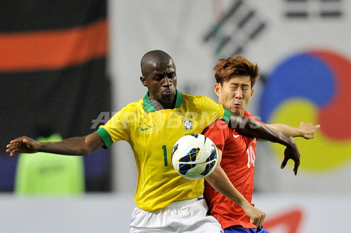 ネイマール 韓国の厳しいマークの中で決勝点 サッカー国際親善試合 写真10枚 ファッション ニュースならmode Press Powered By Afpbb News