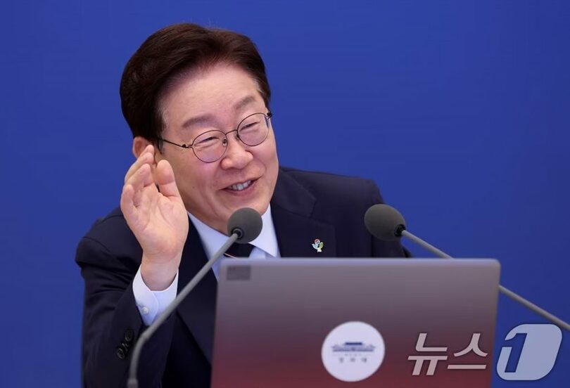 国務会議兼非常経済点検会議で発言するイ・ジェミョン大統領(c)news1