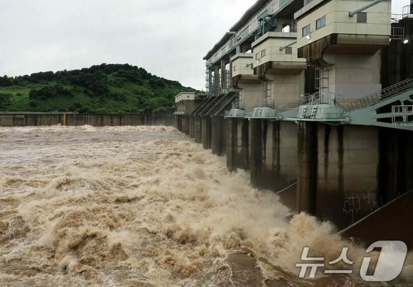 2024年の豪雨時に撮影された韓国・京畿道漣川郡の郡南ダム (c)news1