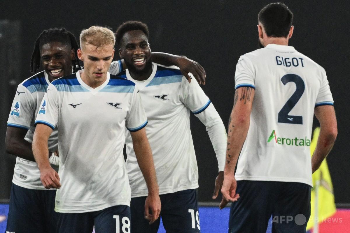 ラツィオ、125周年記念試合でコモと痛恨ドロー 写真6枚 国際ニュース