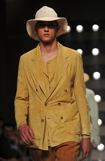 11年春夏ミラノ・メンズコレクション＞ジャンフランコ・フェレ、新作を