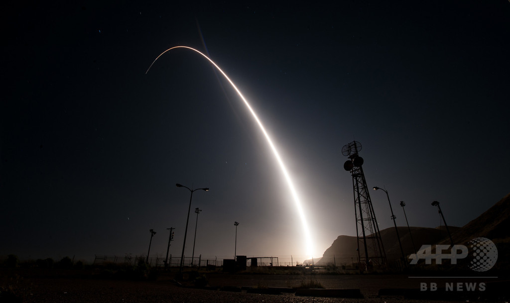 米空軍、カリフォルニア州でICBM発射実験 成功 米空軍、カリフォルニア州でICBM発射実験 成功