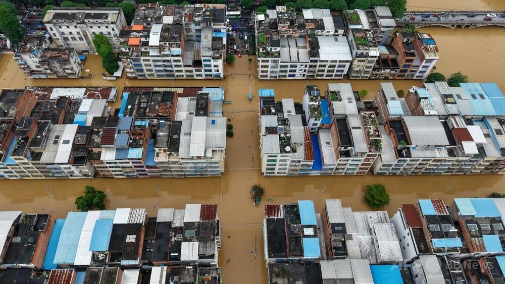 中国各地で猛烈な嵐、ダム決壊や竜巻で17人死亡 救助活動続く