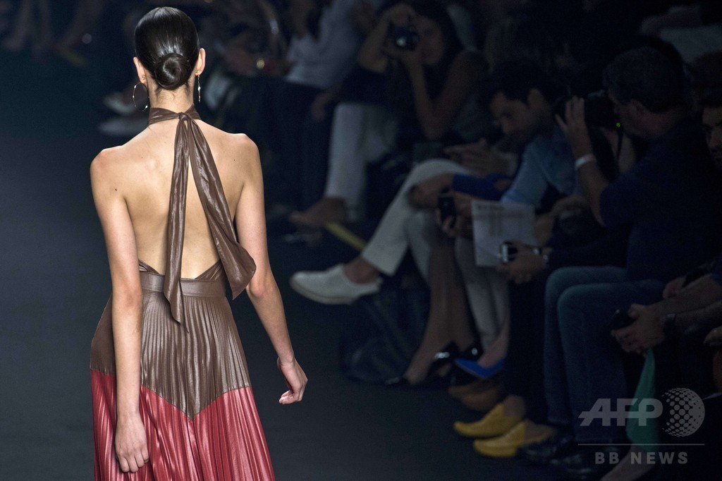 ドナテラ・ヴェルサーチもコレクション発表、「サンパウロ・ファッション・ウィーク」開催