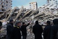 トルコ・カフラマンマラシュで地震により倒壊した建物（2022年2月7日撮影）。(c)OZAN KOSE / AFP