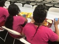 米フロリダ州ホームステッドにある難民再定住事務所の保護施設の移民の子どもたち。米厚生省提供（2018年6月20日撮影、21日入手）。(c)AFP PHOTO /US Department of Health and Human Services/Hand-Out