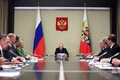 ロシア・モスクワで安全保障会議に出席したウラジーミル・プーチン大統領（中央、2023年10月30日撮影）。(c)Gavriil GRIGOROV / POOL / AFP