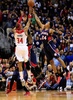 14-15NBAプレーオフ・イースタンカンファレンス準決勝（7回戦制）、ワシントン・ウィザーズ対アトランタ・ホークス。決勝のブザービーターを決めるワシントン・ウィザーズのポール・ピアース（2015年5月9日撮影）。(c)AFP/Getty Images/Rob Carr