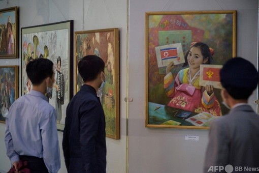 平壌で国内作家の作品集めた展覧会 北朝鮮 写真12枚 国際ニュース：AFPBB News