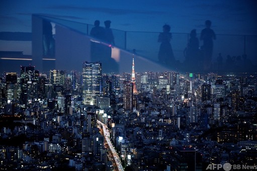 富士山と東京タワーのガラスオブジェ 写真特集】東京の空、タワーとツリーと富士山と 写真40枚 国際ニュース