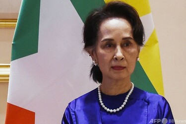 スーチー スーチー氏、刑務所から移動 党幹部 写真1枚 国際ニュース:AFPBB News