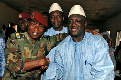 ギニア軍事評議会、国際社会との会合求める 首相は権限移譲を表明