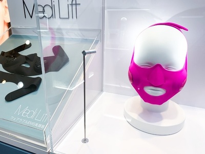 話題のウェアラブル美顔器「メディリフト」ビックロコラボ店舗オープン