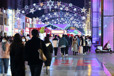 中国の若者、自由な「シナリオ」を描いて貯金に励む