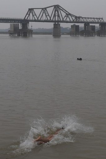 全裸になって社会規範も脱ぎ去る、ベトナムのヌーディスト