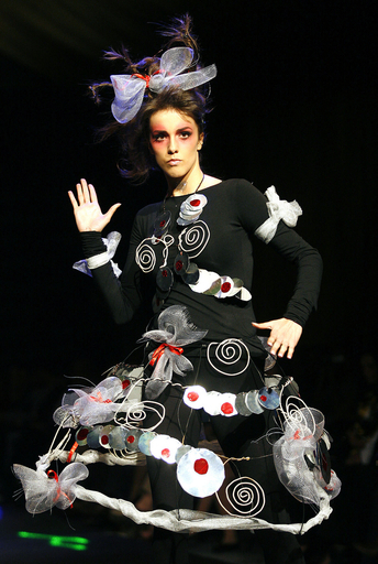 ボスニア・ヘルツェゴビナで地元デザイナーがショー