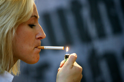 先進国女性のがん死因、乳がん抜いて肺がん1位に 