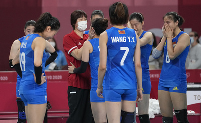 中国女子バレー代表の「レジェンド」監督が退任へ 東京五輪予選落ちで「一時代の終わり」