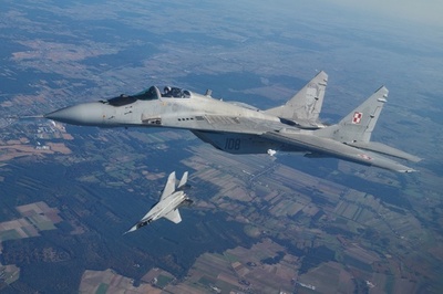ポーランド、ウクライナに戦闘機供与へ NATO加盟国で初