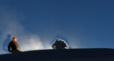 白銀のゲレンデでスキーを満喫　ブルガリア