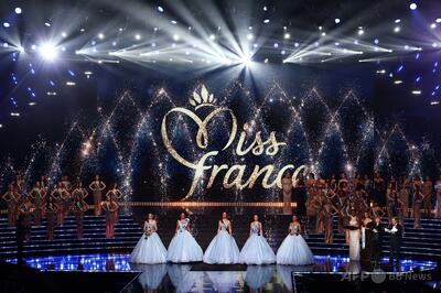 ミス・フランス出場者2人、ライバルを「デブビッチ」呼ばわりで称号剥奪