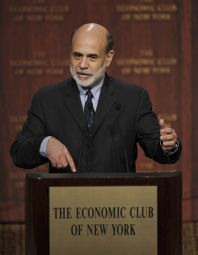 FRB議長、景気回復「すぐには起こらない」