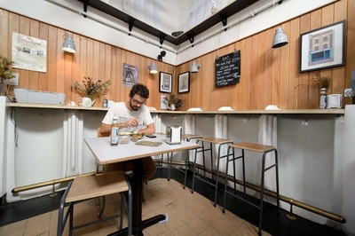 地価上昇のロンドン、古い地下トイレをカフェなどに改装