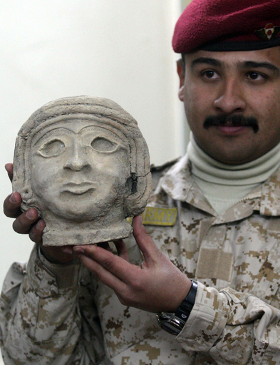 イラク警察、古美術品多数を発見 バグダッド国立博物館所蔵のものも