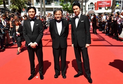 カンヌで『散歩する侵略者』上映、レッドカーペットに松田龍平ら