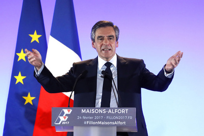 仏共和党フィヨン氏、家族への不正給与疑惑で予審判事が取り調べ