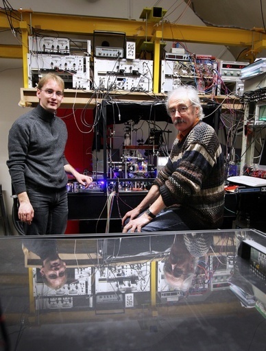 光格子時計、誤差3億年に1秒以内を達成 仏研究