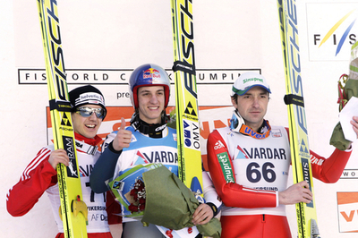 シュリーレンツァウアーが個人総合優勝、ジャンプW杯