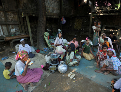 ミャンマーのロヒンギャ人乗せた船が沈没、約130人行方不明