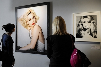 金髪とブルネット、どちらがお好き？映画史さかのぼる展覧会 パリ