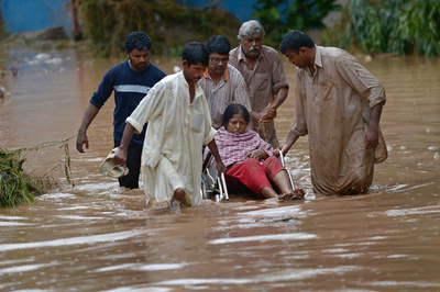 モンスーンの豪雨で死者80人以上、パキスタン