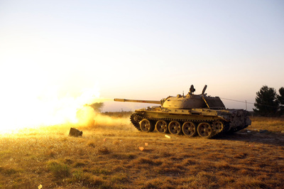 米軍、リビアでISを空爆 40人以上死亡