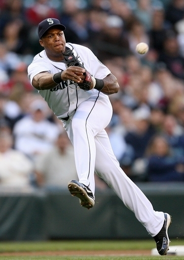 レッドソックス ベルトレーと単年契約