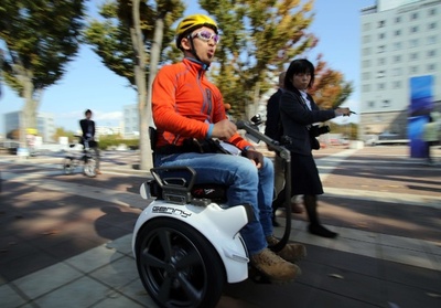 セグウェイジャパン、つくば市で電動車椅子の走行実験を開始