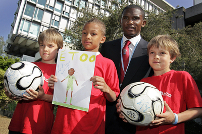 ＜サッカー リーガエスパニョーラ＞サミュエル・エトー WHOの対策会議でスピーチを行う - スイス