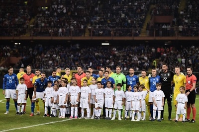 イタリアはウクライナとドロー、崩落事故の追悼で43分に試合中断