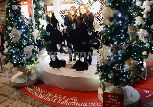 ディズニーがテーマのクリスマス イルミネーション 表参道ヒルズ 写真3枚 ファッション ニュースならmode Press Powered By Afpbb News