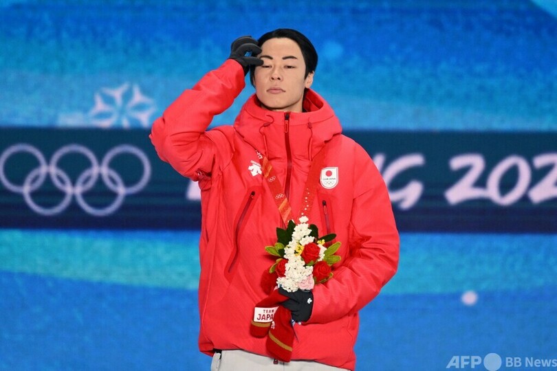 小林陵侑に金メダル授与 ジャンプ男子NH、北京冬季五輪