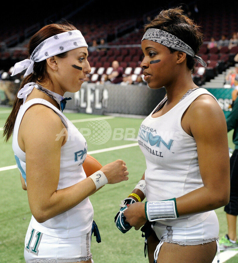 擦り傷だって気にしない？下着姿のランジェリーボウル