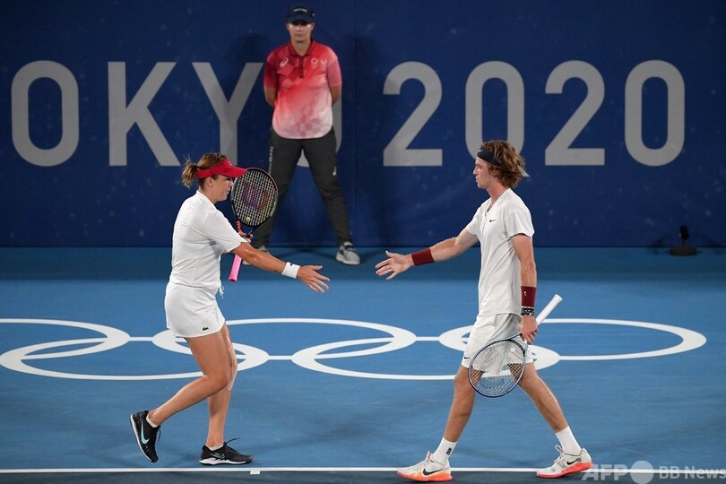 パフリュチェンコワ/ルブレフ組が混合ダブルス金、同胞対決に勝利