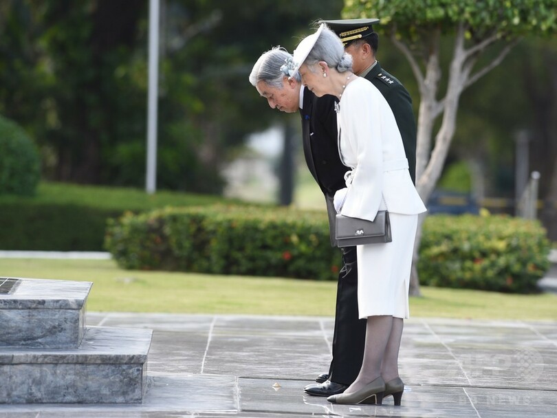 天皇、皇后両陛下　フィリピンで戦没者を慰霊