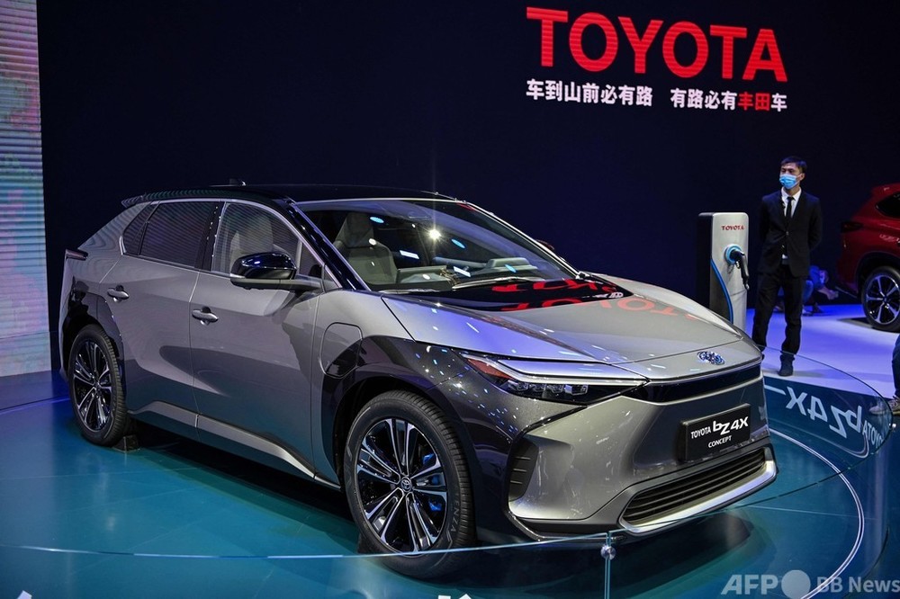 トヨタ、電気自動車の新シリーズ発表 上海モーターショー