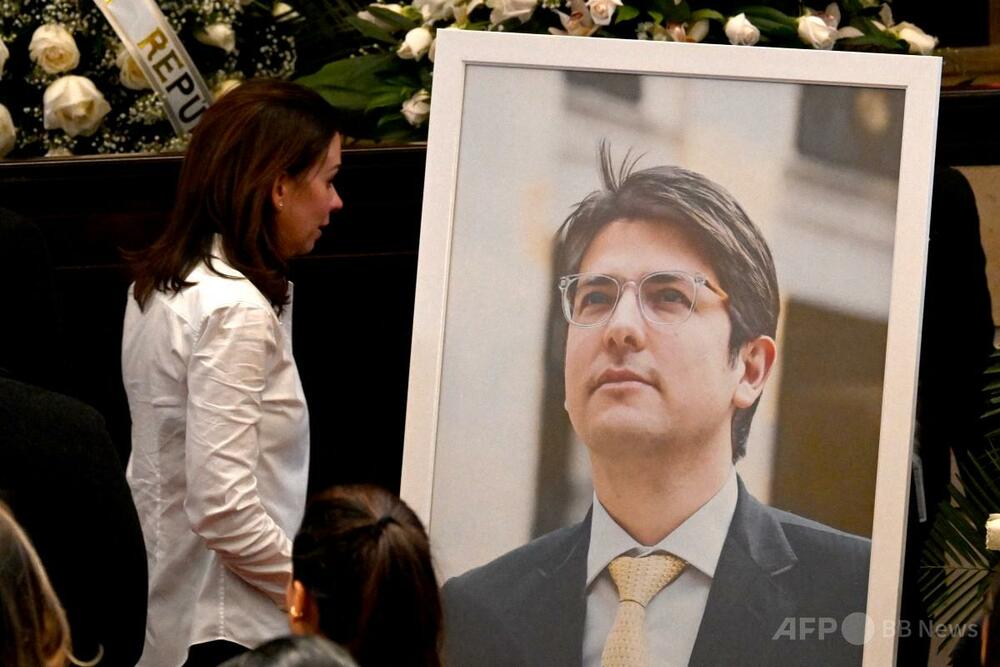 銃撃されたコロンビアのウリベ上院議員が死亡 次期大統領選の有力候補