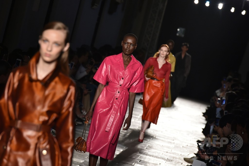 「ボッテガ・ヴェネタ」17年春夏