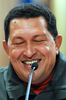 ベネズエラ・カラカス（Caracas）の大統領宮殿で記者会見を行う、同国のウゴ・チャベス（Hugo Chavez）大統領（2008年11月24日撮影）。(c)AFP/Juan BARRETO